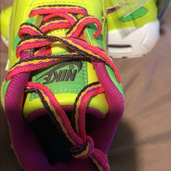 Nike - Picture 5 of 6